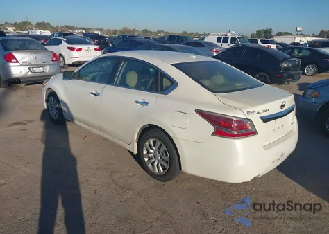 2015 Nissan Altima 2.5/2.5 S/2.5 Sl/2.5 Sv z USA, uszkodzony, nr VIN 1N4AL3AP7FC182088